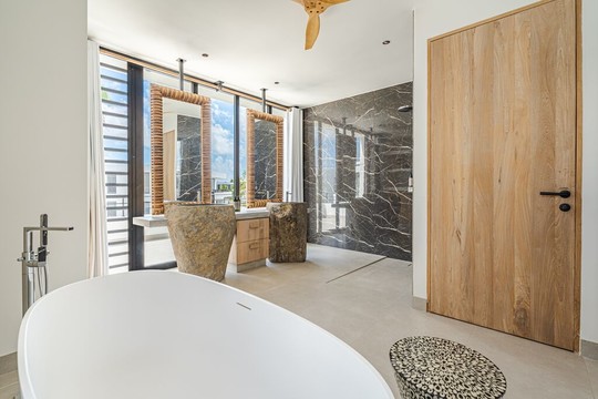 Ensuite badkamer penthouse laguna view